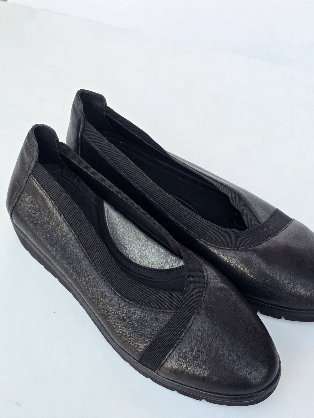 Nurture Lamaze Black Leather Comfort Wedge Flats – Women’s Round Toe 8.5